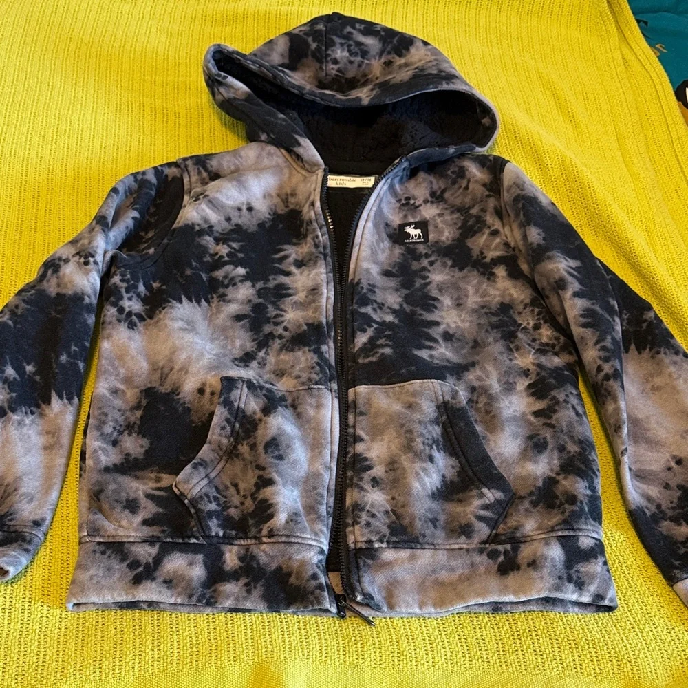 abercrombie kids black and gray tie-dye zip hoodie